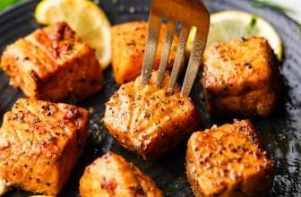 Lemon Garlic Air Fryer Salmon Bites