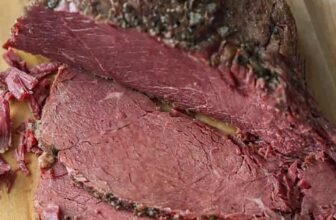 Methods to Cook dinner Corned Beef (Stovetop)